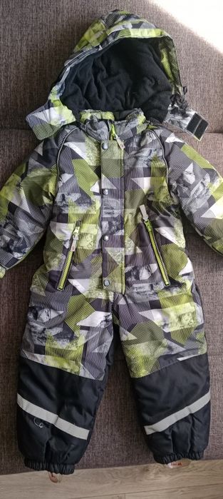 Продам зимний комбинезон для мальчика