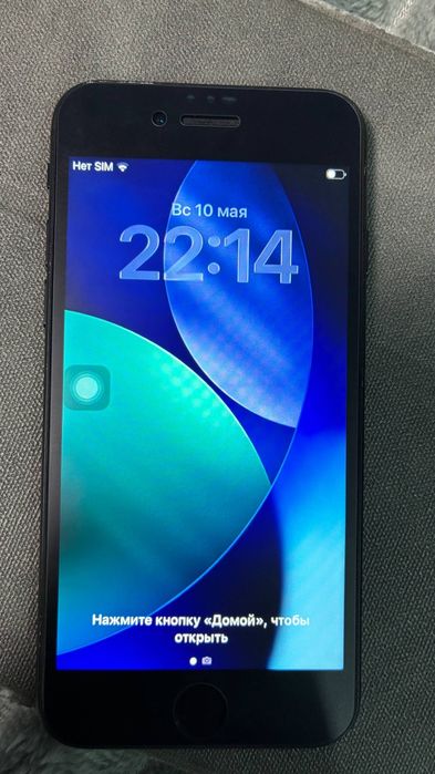 Продам Iphone SE 2020