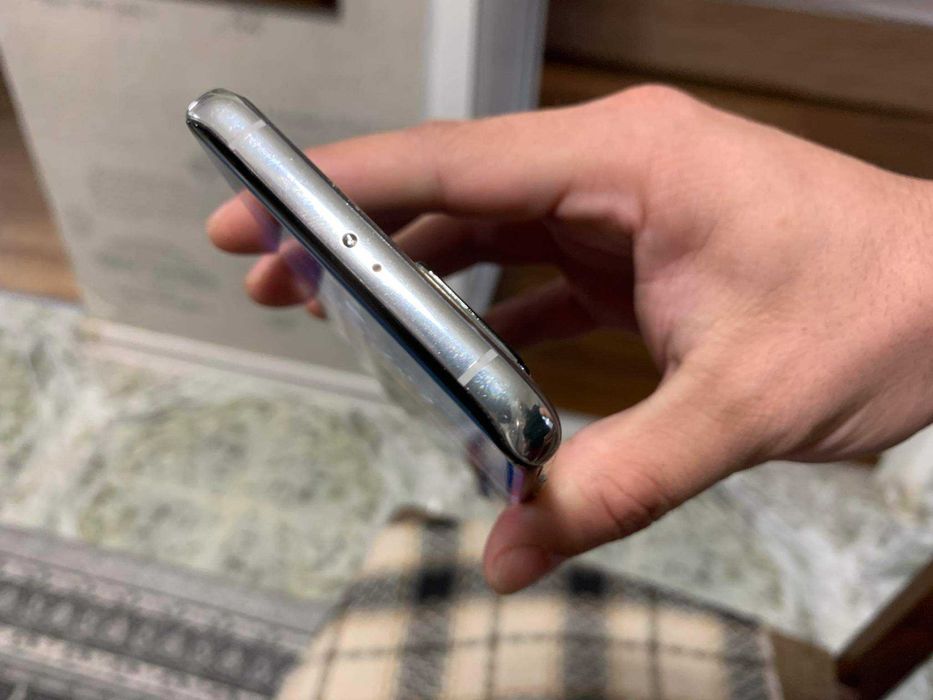 Продавам Huawei p40 pro