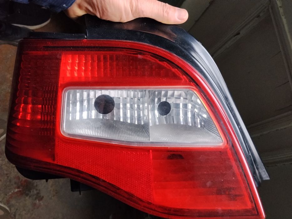 Фара сотилади нексия2га