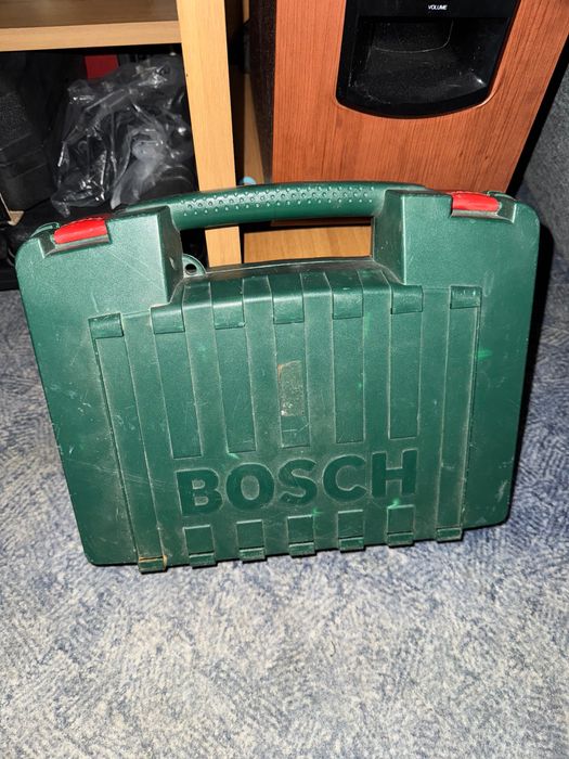 ел. винтоверт Bosh с 2 батерии и зарядно