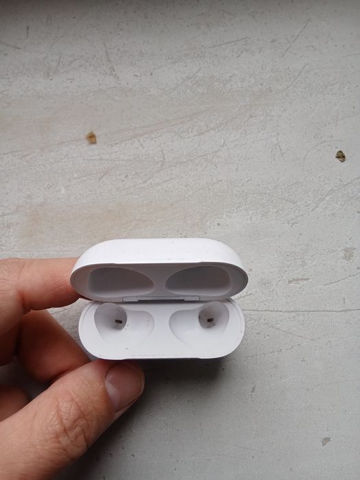 Беспроводной наушник