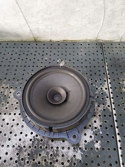 Boxa audio stanga fata nissan qashqai j10