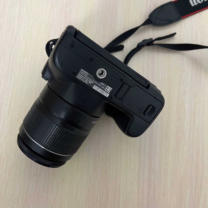 Фотоаппарат Canon 250D