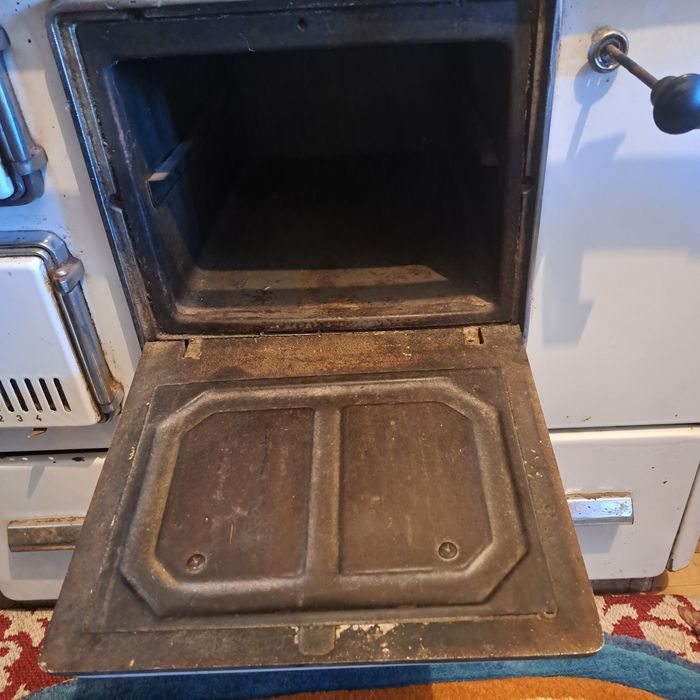 Soba bucatie cu plita si cuptor