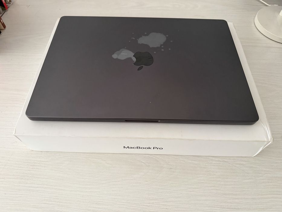 MacBook Pro 16” M4 Pro, 24 GB / 512 GB, Space Black. 2024-yilgi.