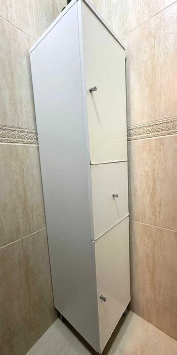 Dulap baie înalt cu sertare interioare