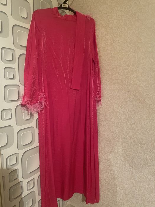 Продаются  платья бу