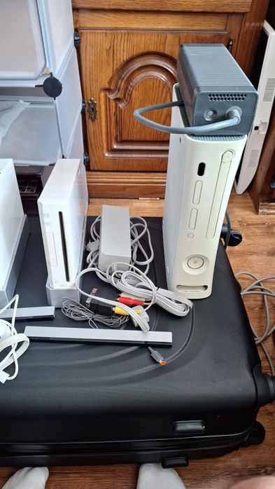 2 console Nintendo Wii + Xbox 360