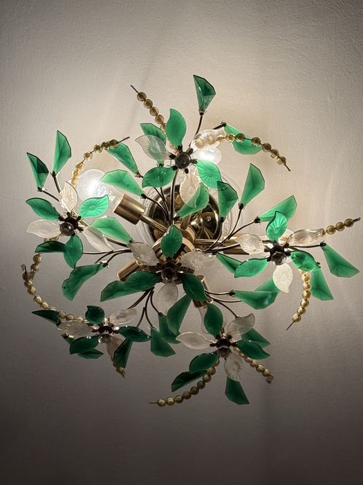 Продам люстру в зал или спальню