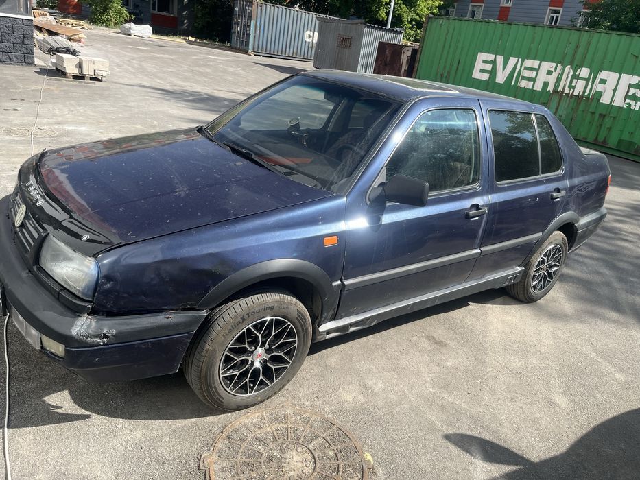 Volkswagen vento 1.8 моновпрыск