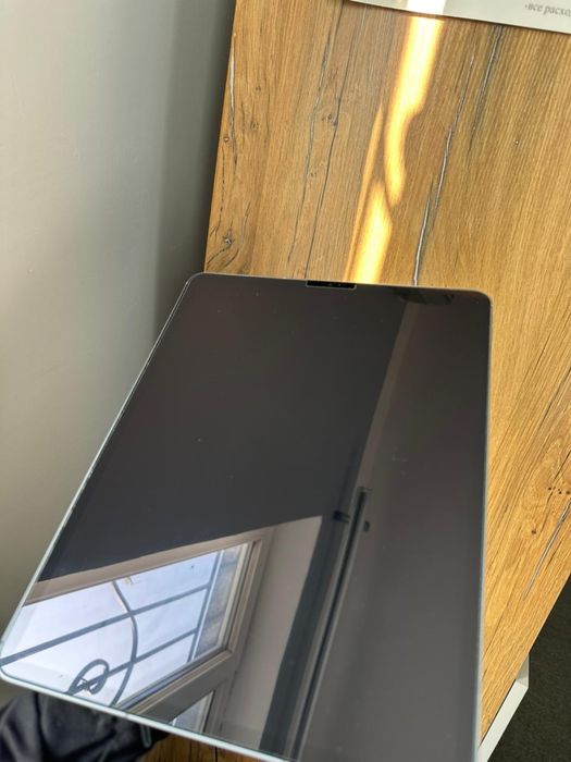 IPad pro 12.9-inch 128GB (6th Generation)