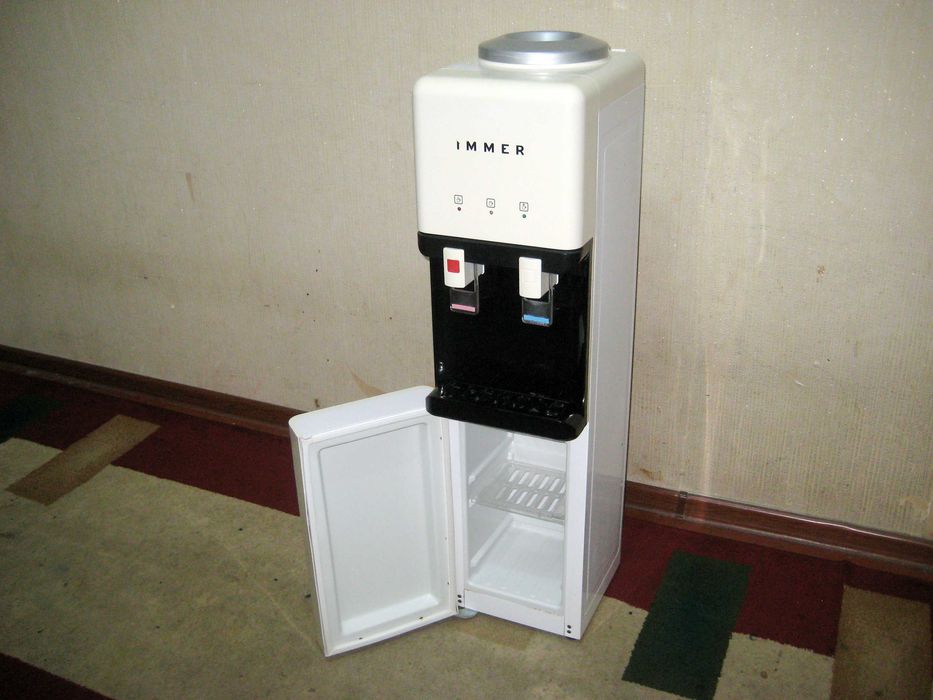 Кулер оригинал фреонли совук ва иссик сув зур ишлиди деярли янги!