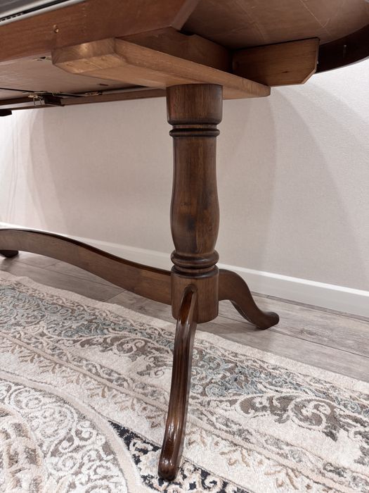 Продаю стол для зала