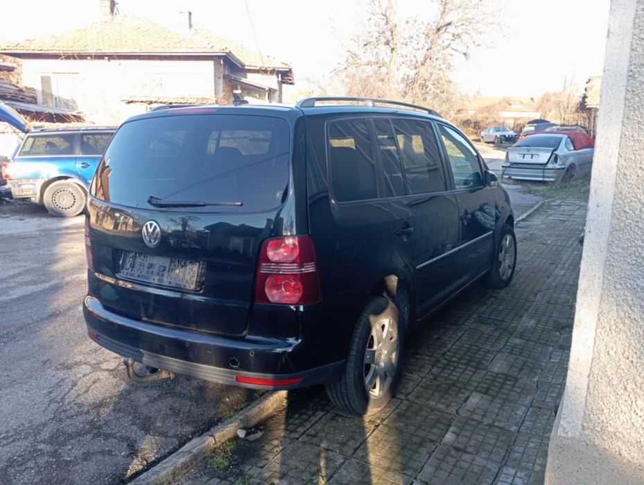 Продавам Vw Touran 2.0 170 6  BMN скорости НА ЧАСТИ