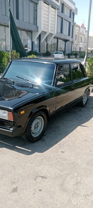 Vaz 2107 sotiladi.holati ideal