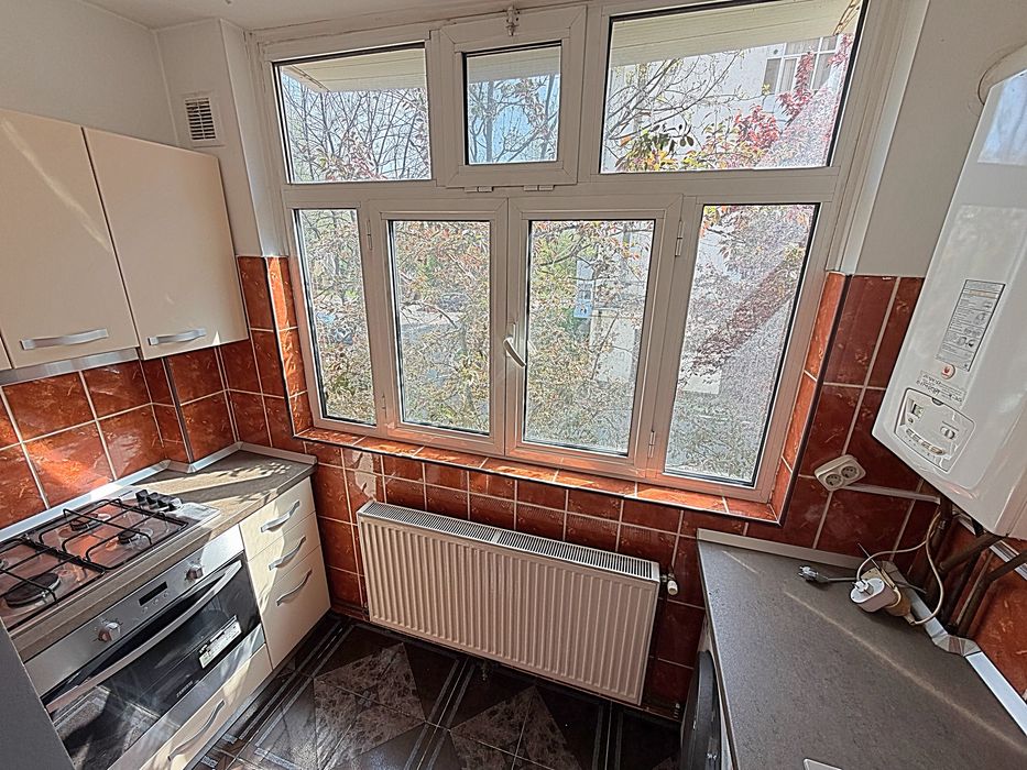 Apartament 2 camere etaj 1 Aleea Plopilor Tg Jiu