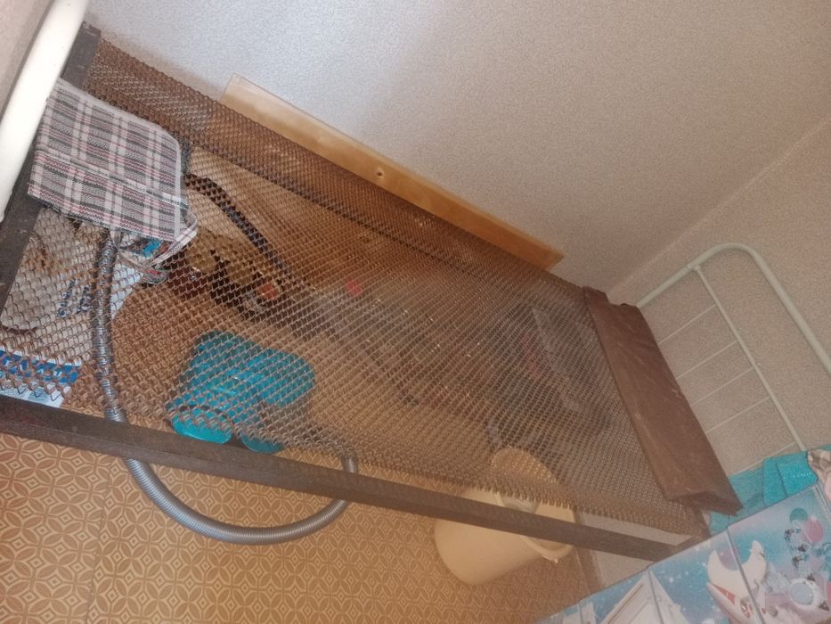 Продам кроват. В хорошем состоянии.