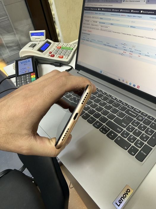 Telefon huawei  aproape nou