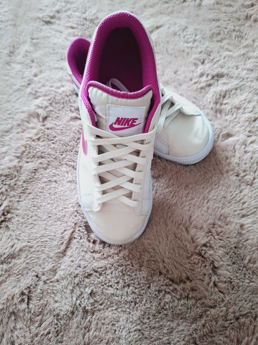 Adidași Nike mărimea 36.5 stare foarte bună