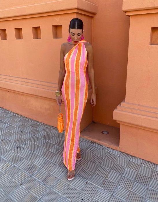 Уникална дълга рокля