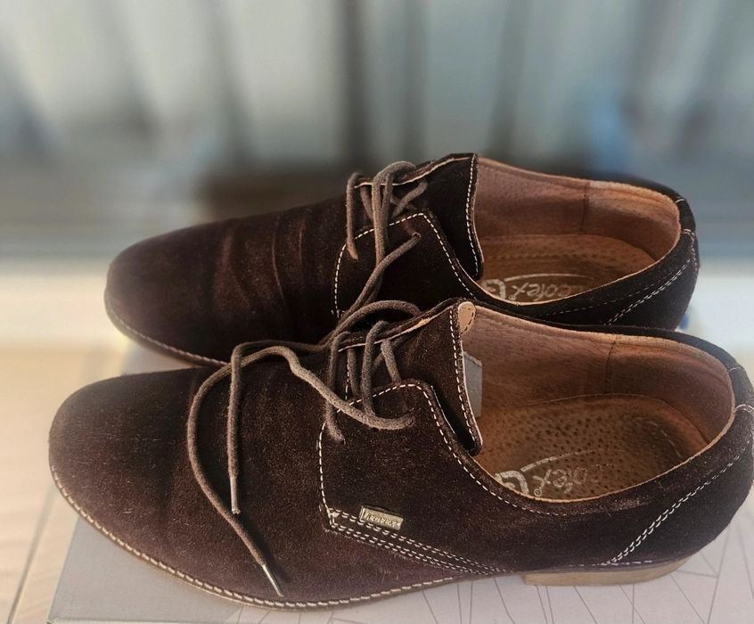 Pantofi bărbătești din piele întoarsă
