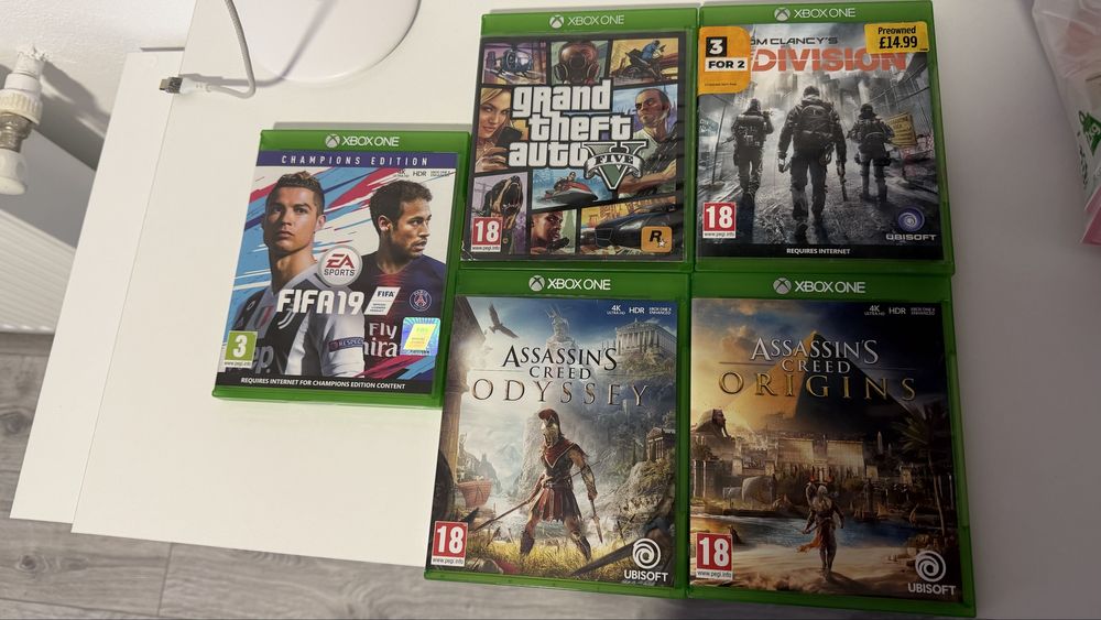 Vand Xbox One cu controler si jocuri perfect functional