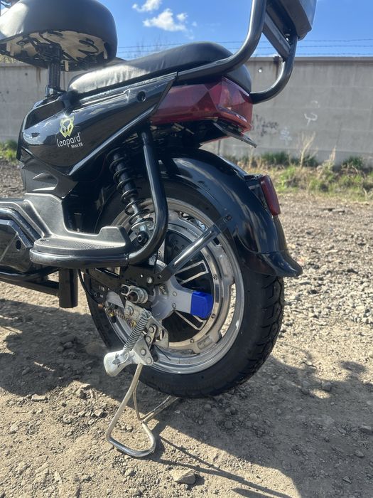 Продам электроскутер Leopard max e8