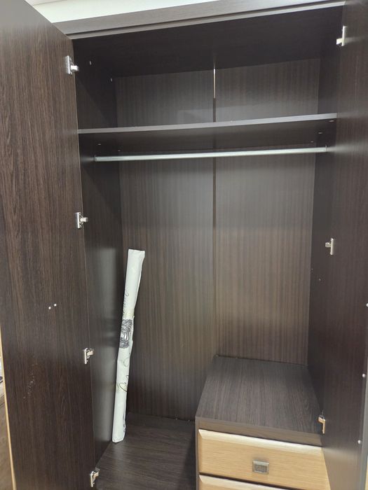 Продам шкаф распашной