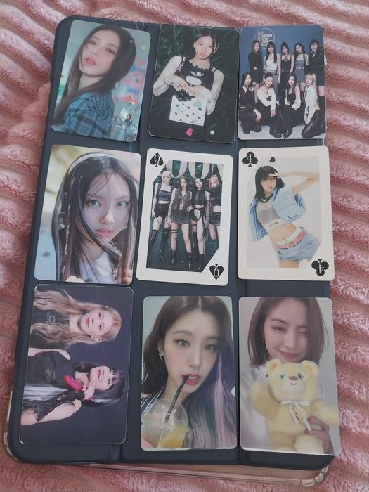 Продаю карточки.