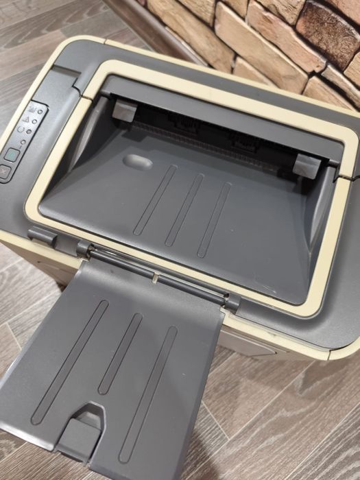 Продам принтер HP LaserJet P1505