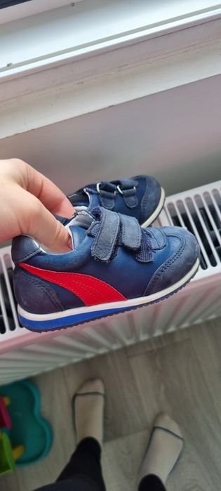 Adidasi bebe din piele