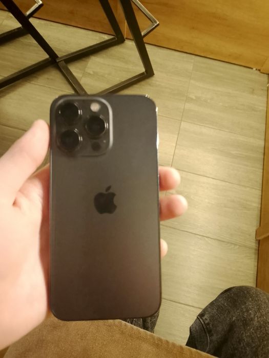 Продаю айфон13 про