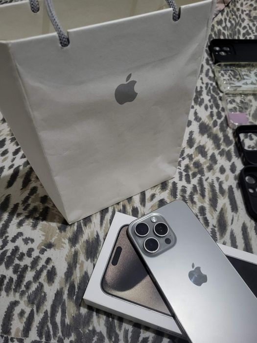 Vand iphone 15 pro max 256 GB !!