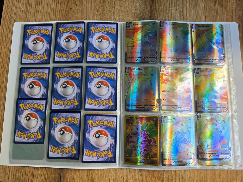 Голяма колекция Pokemon карти с албум за тях