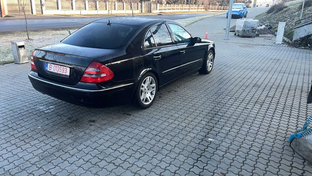 vând Mercedes E 320 cdi automat, 2005 .Se poate și schimb
