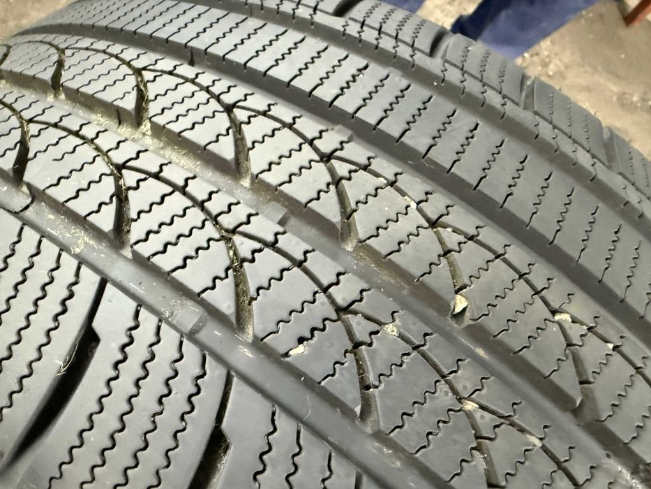 2x Anvelope iarna 225/40 r18 - Tracmax Ice Plus S210 XL