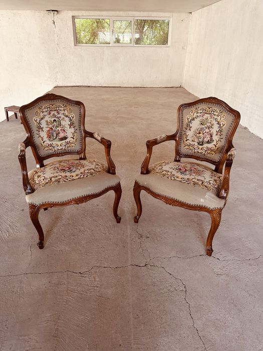 Чифт шведски кресла Louis XV – масивно дърво и оригинален гоблен