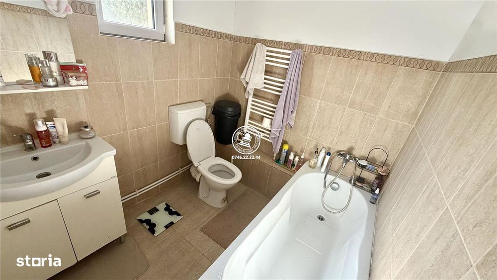 Vilă tip Duplex în Popricani • 5 Camere • Teren 460 mp