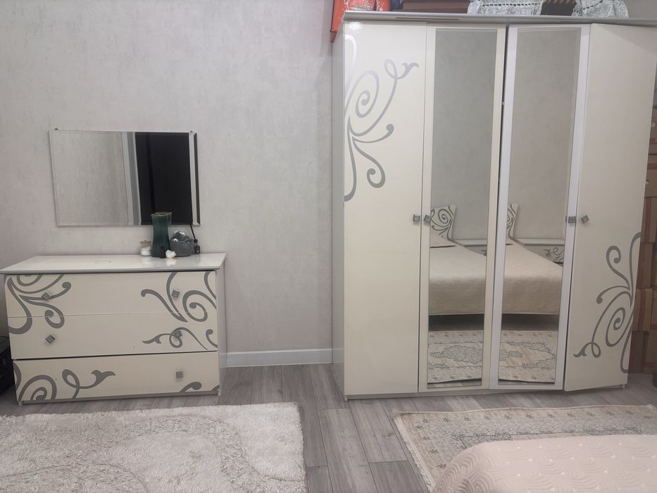 Спальный гарнитур