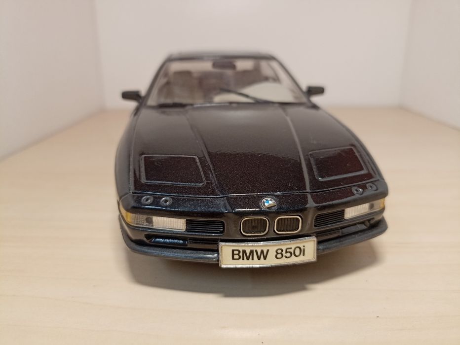 BMW 850i maisto scara 1 18 macheta auto