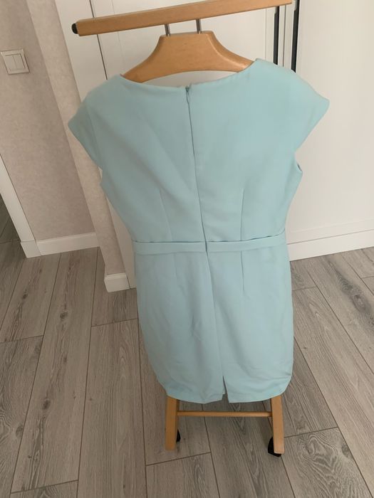 Платья вечерние