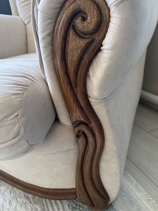 Продам диван и два кресла