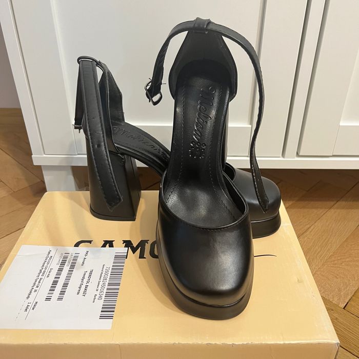 Обувки с дебел ток