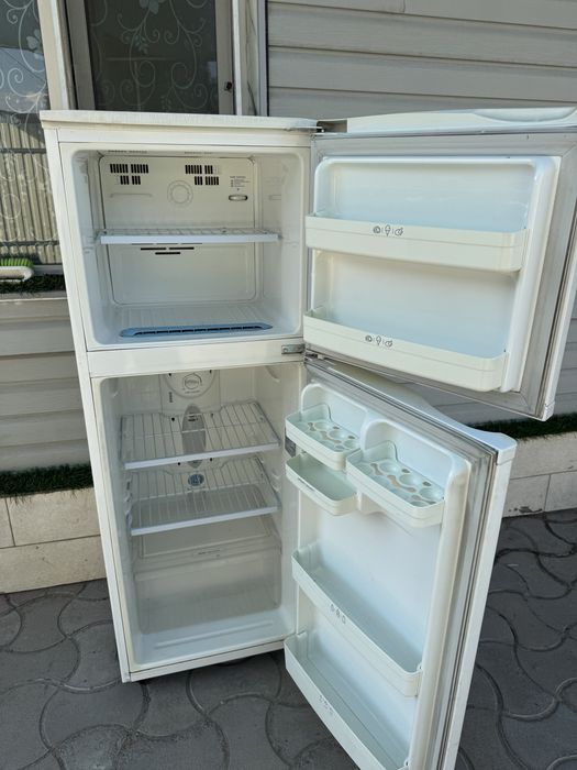 Продам холодильник LG
