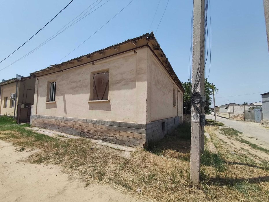 Уй Зангиота Боз Сув 3,5 сотих 5 хона подвали бн Нархи 52000