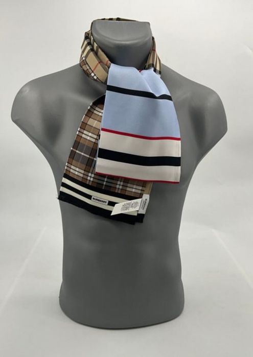 Двулицев шал Burberry