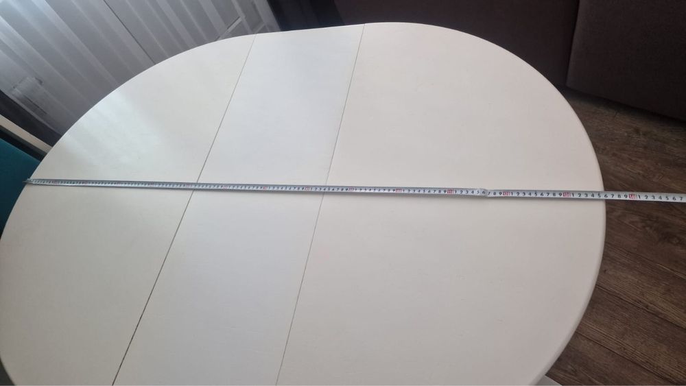 Продам стол круглый деревяный.