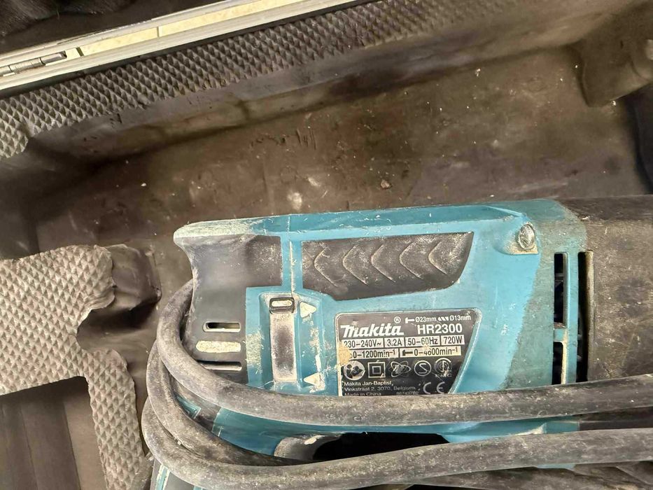 Перфоратор Makita HR 2300