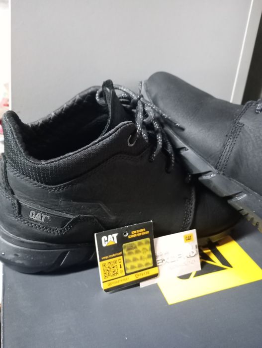 Обувки  CAT  номер 42,5